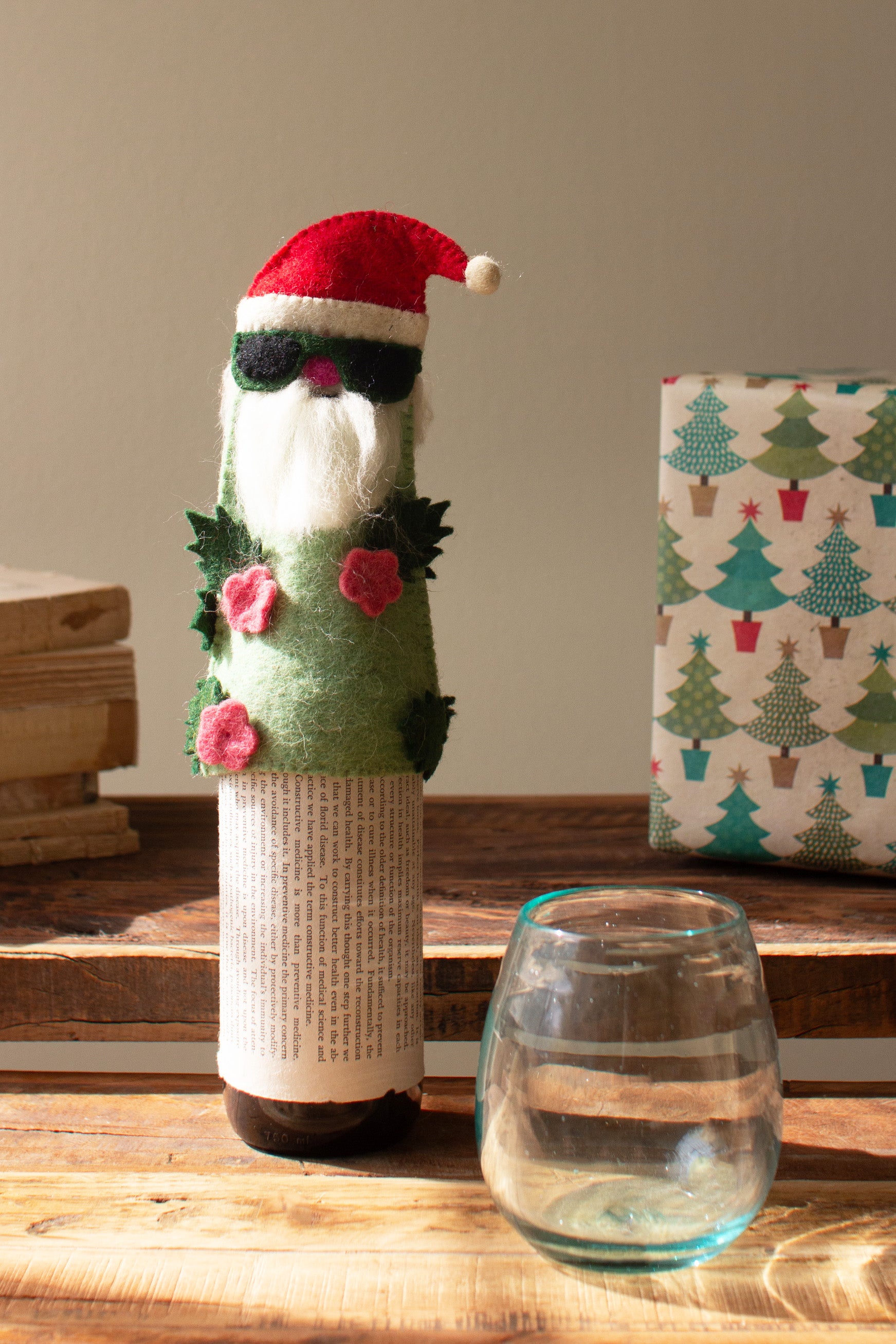 Kalalou Felt Santa Bottle Topper - Thumbnail 2