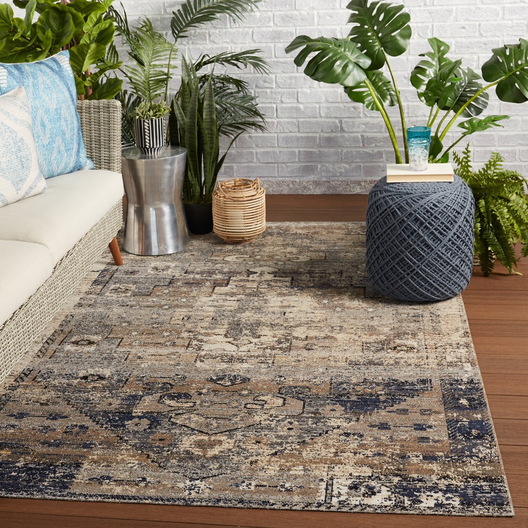 Jaipur Living Belfast Indoor/ Outdoor Medallion Taupe/ Dark Blue Area Rug (POLARIS - POL25)