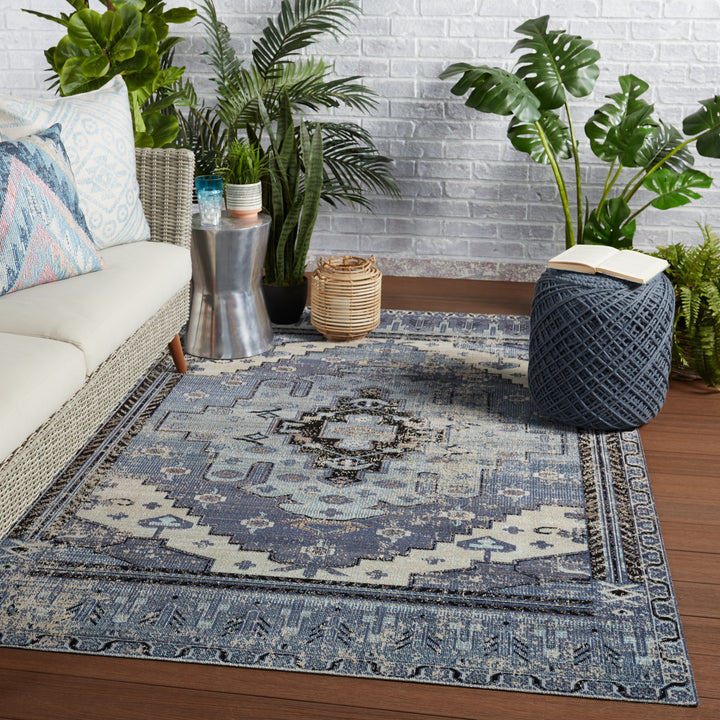 Jaipur Living Cicero Indoor/ Outdoor Medallion Blue/ Gray Area Rug (POLARIS - POL39)