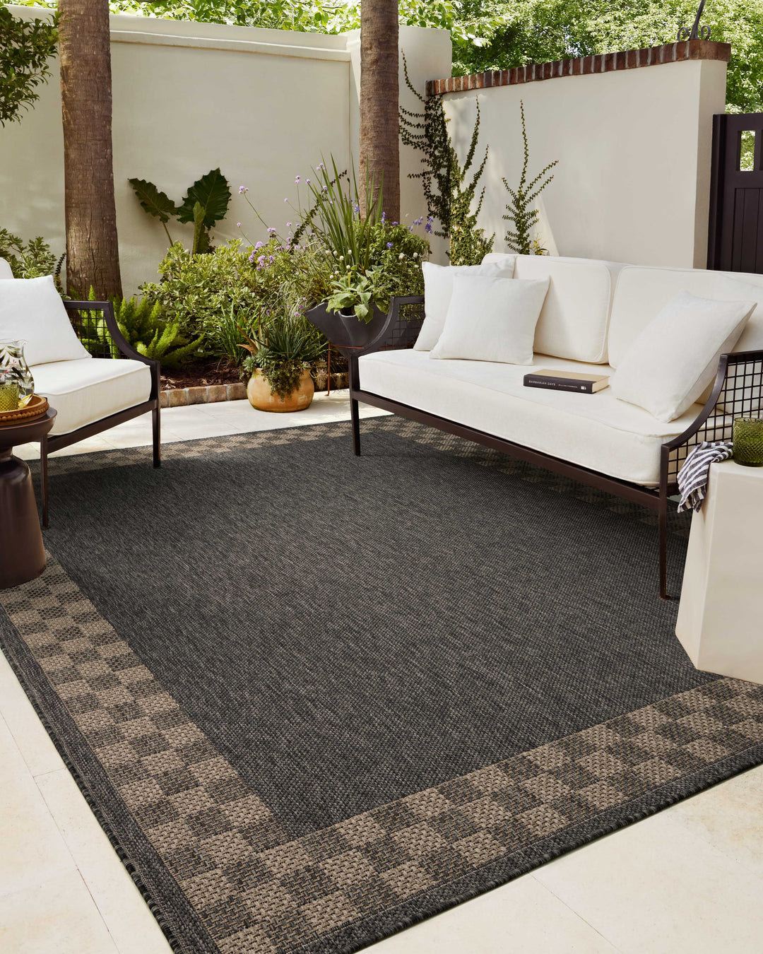 Chris Loves Julia x Loloi Providence Charcoal / Natural Indoor/Outdoor Accent Rug (PRC-01)