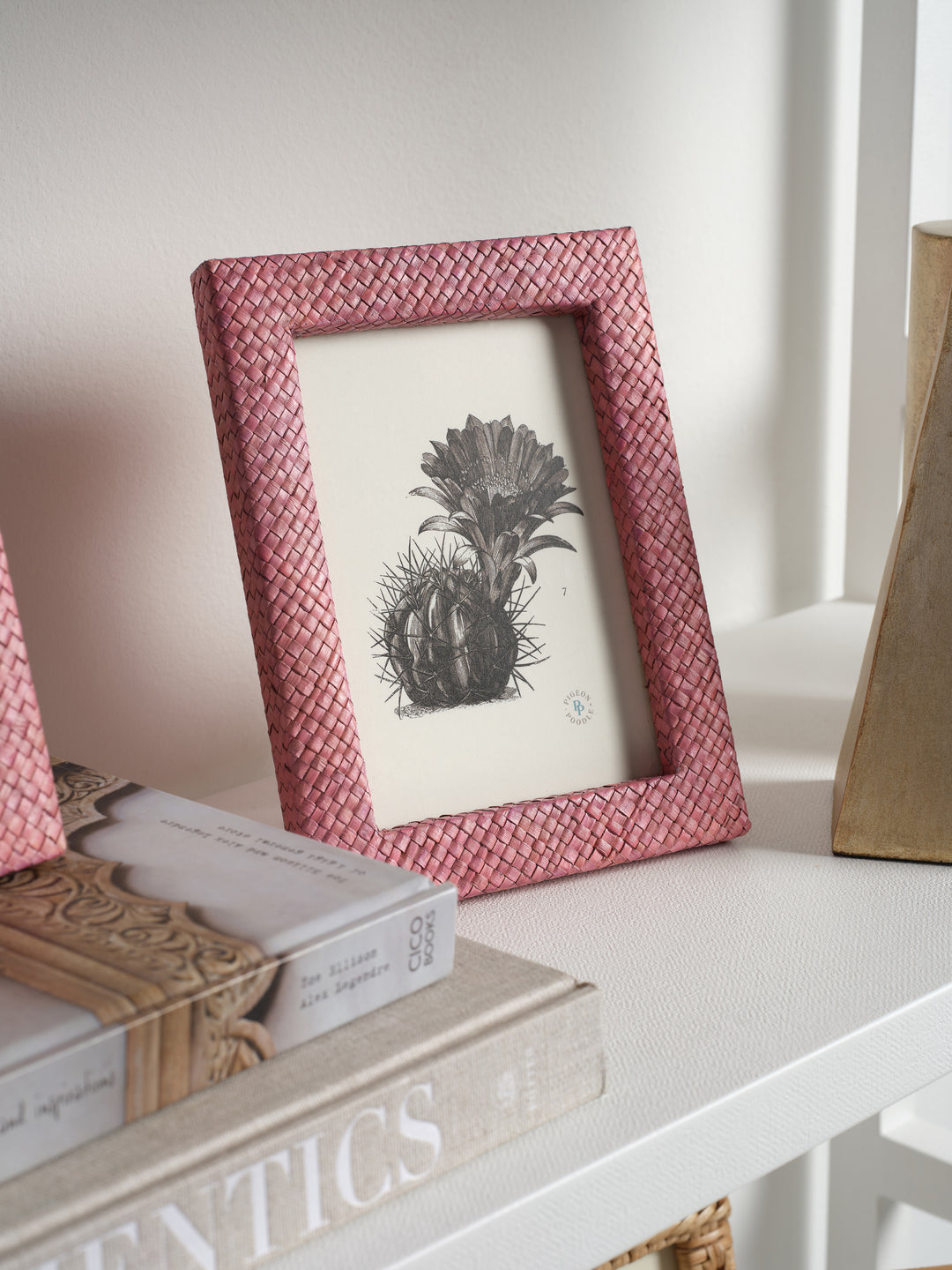 Uvita Woven Pandan Picture Frame (Vintage Rose)