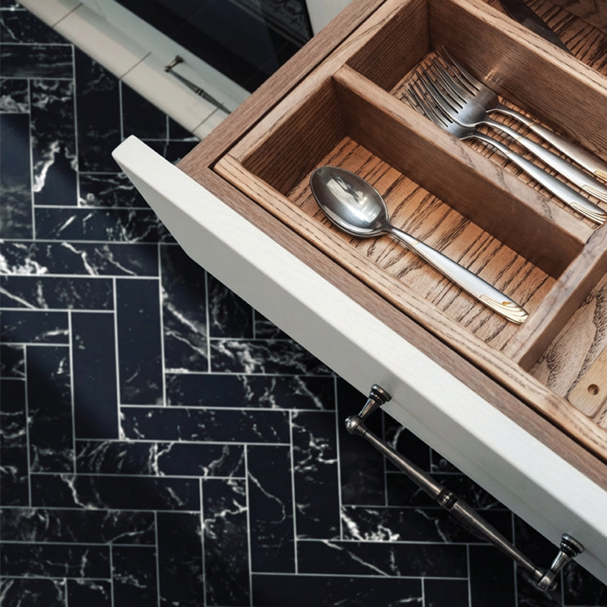 Adama Vinyl Floor Rug (Chevron_Black)