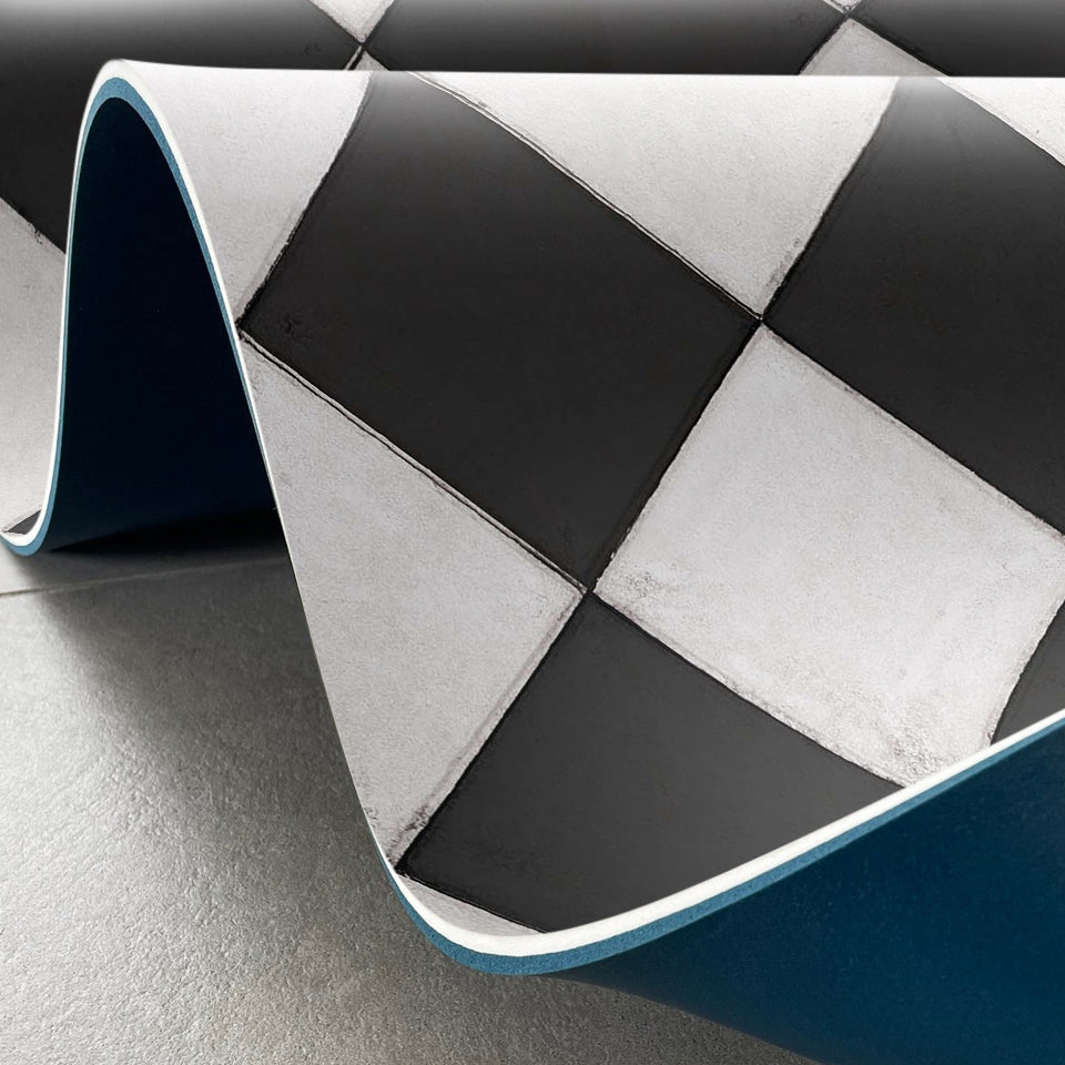 Adama Vinyl Cushioned Comfort Floor Mat (Sabino White/Black)