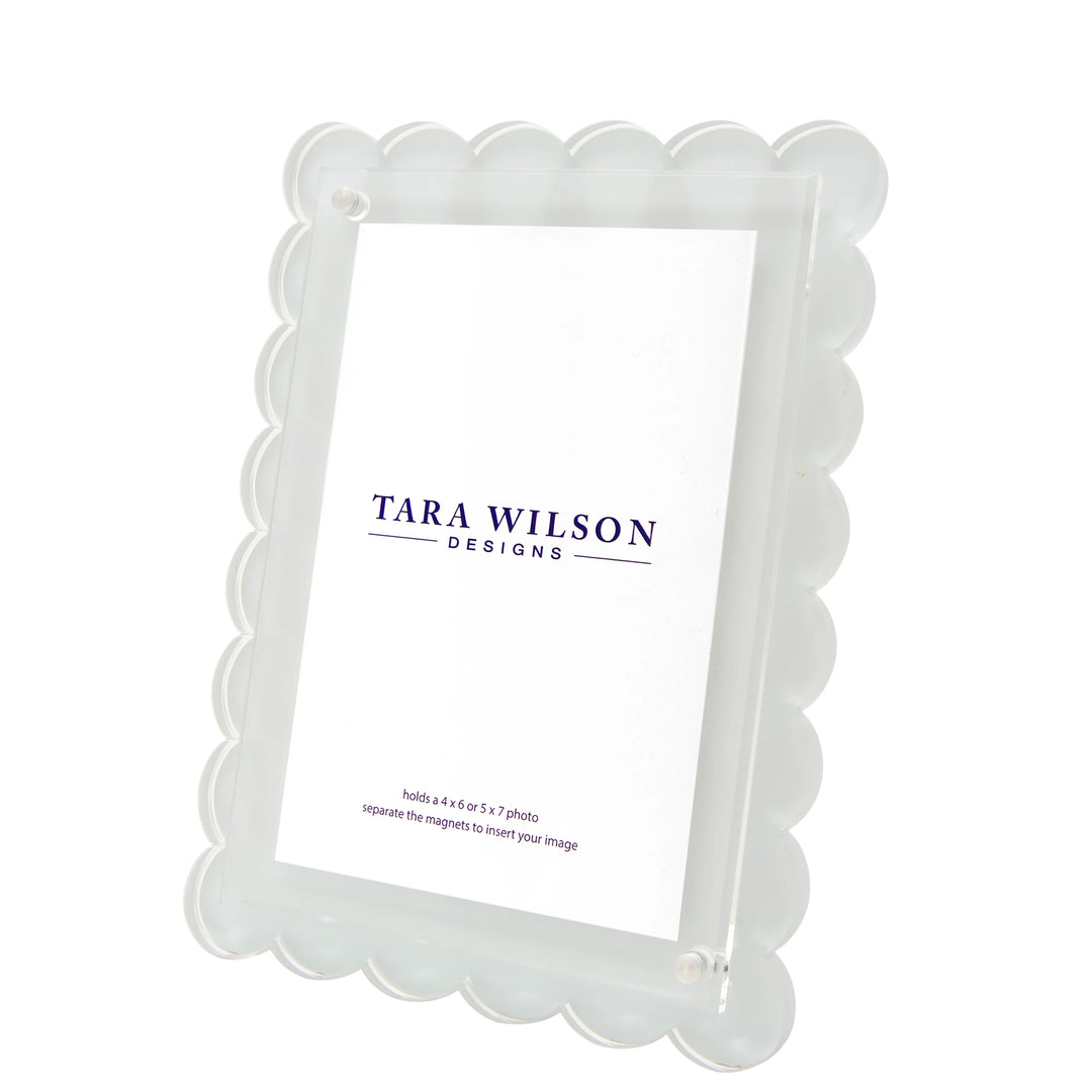 Scallop Light Gray Lucite Picture Frame (5x7)
