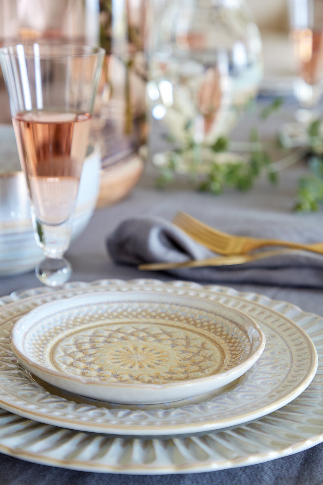 Costa Nova Cristal Fine Stoneware Dinnerware (Nacar)