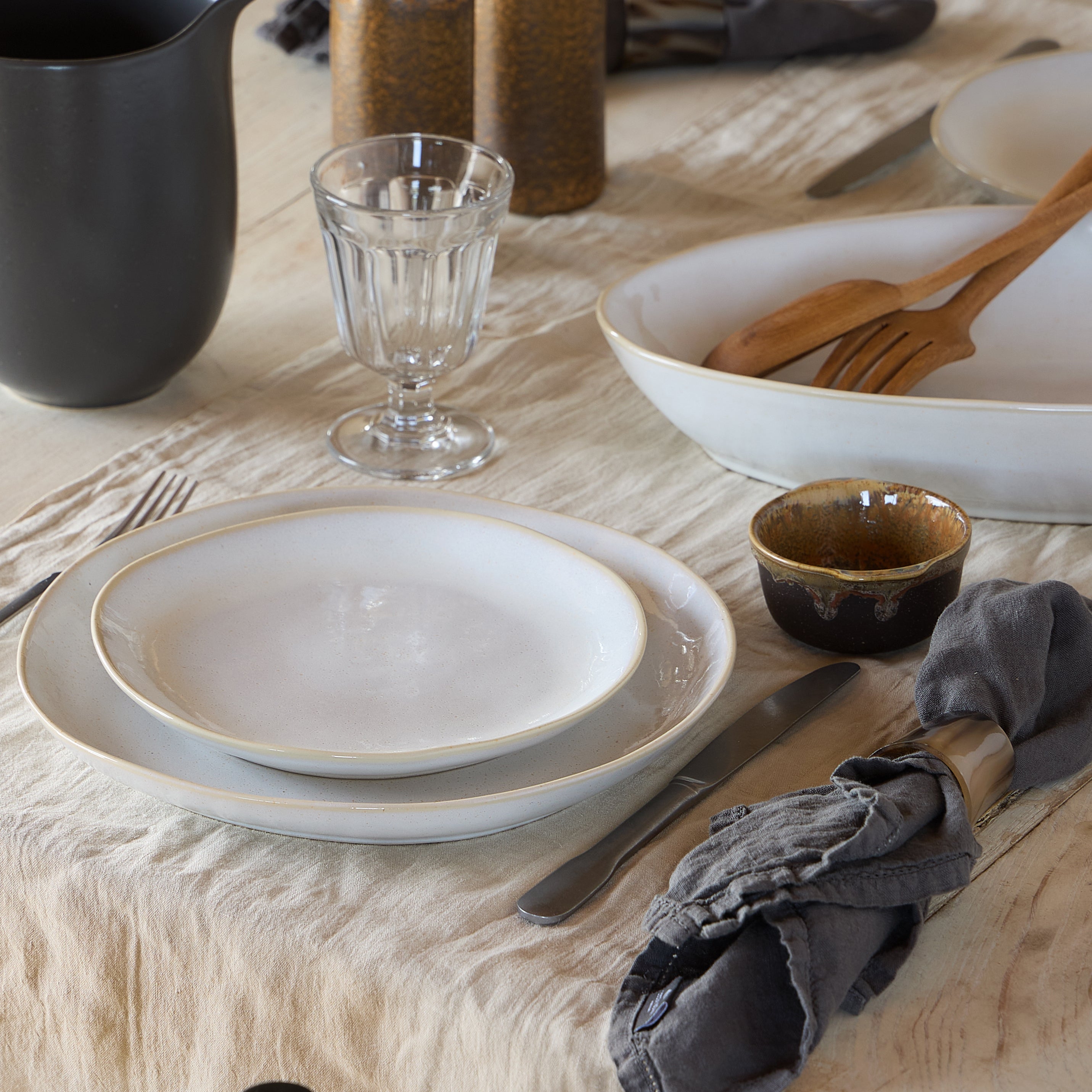 Costa Nova Brisa Fine Stoneware Dinnerware (Branca) – Hudson & Vine