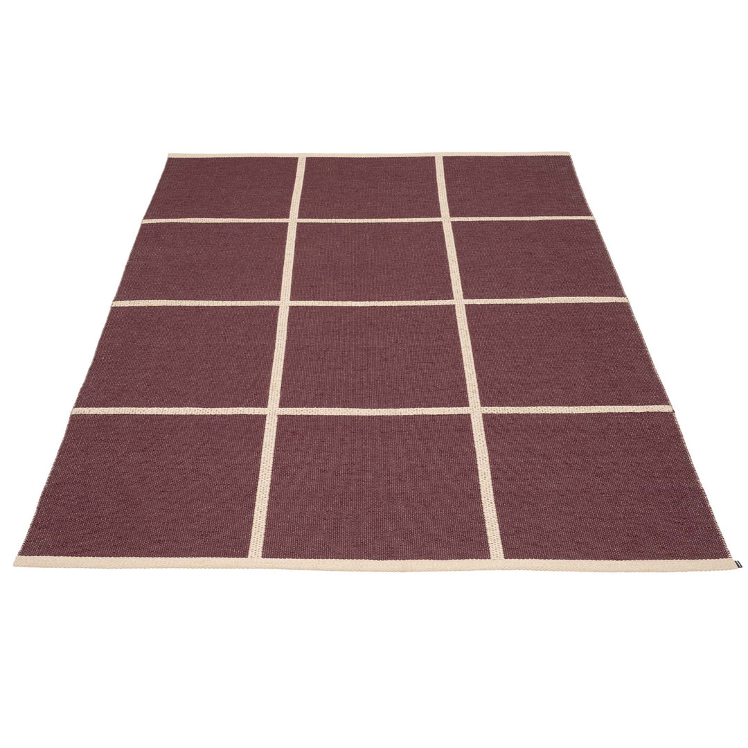 Criss Burgundy Indoor & Outdoor Woven Rug
