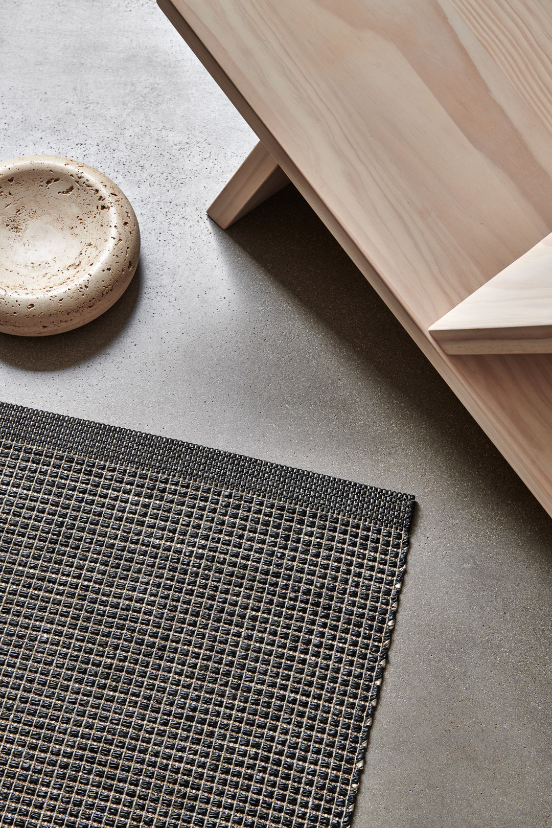 Pappelina EMM Black/Linen Met Indoor & Outdoor Woven Rug