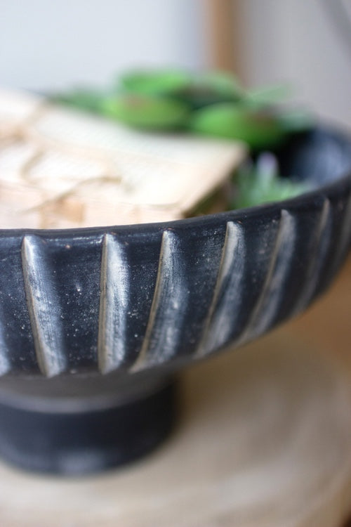 Footed Clay Bowls With Detail On Rim \ Black Wash