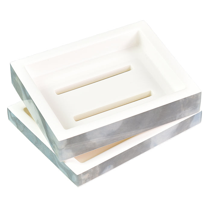 Cool Spring with White Lacquer Bathroom Accessories