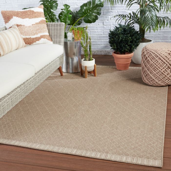 Vibe by Jaipur Living Almasi Indoor/ Outdoor Trellis Dark Taupe/ Beige Area Rug (MAHABA - MAH05)