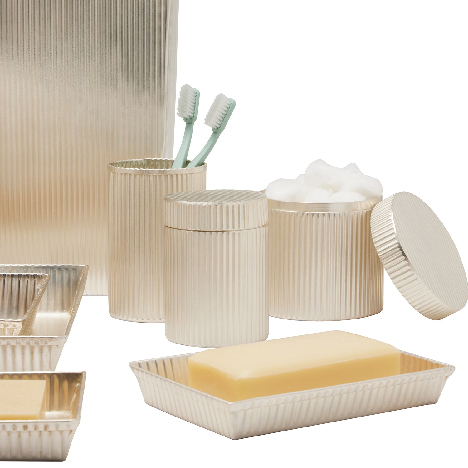 Redon Ribbed Metal Bathroom Accessories (Matte Silver) – Hudson & Vine