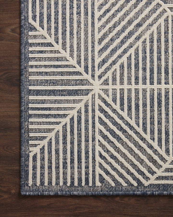 Loloi II Rainier Denim / Ivory Indoor/Outdoor Area Rug (RAI-03)