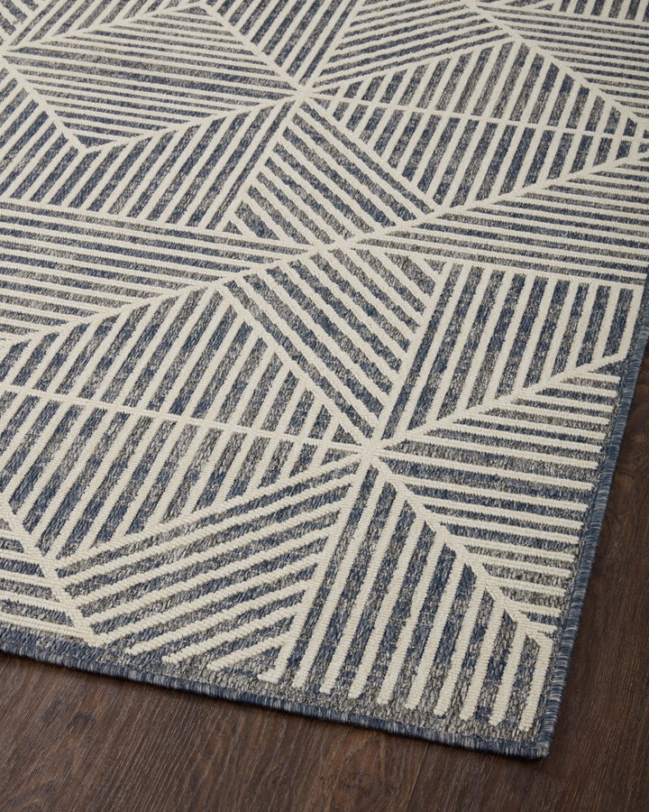 Loloi II Rainier Denim / Ivory Indoor/Outdoor Area Rug (RAI-03)