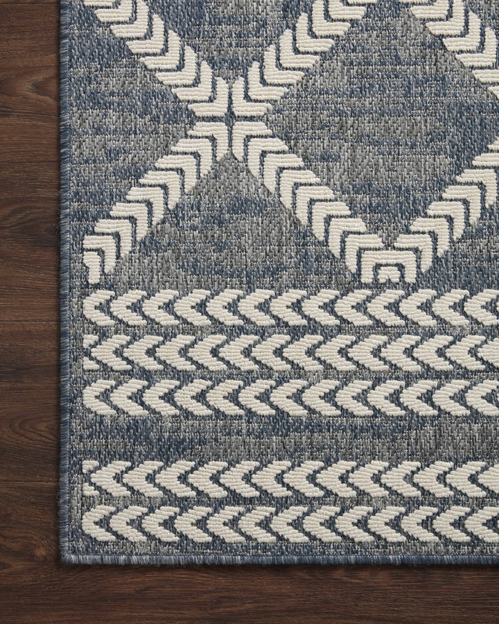 Loloi II Rainier Denim / Ivory Indoor/Outdoor Area Rug (RAI-05)