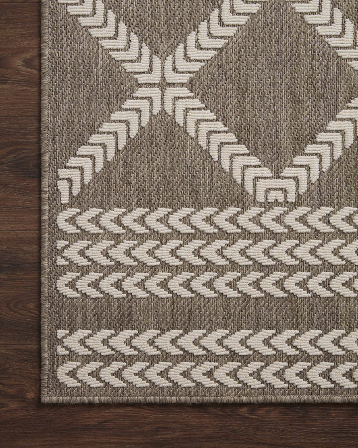 Loloi II Rainier Natural / Ivory Indoor/Outdoor Area Rug (RAI-05)