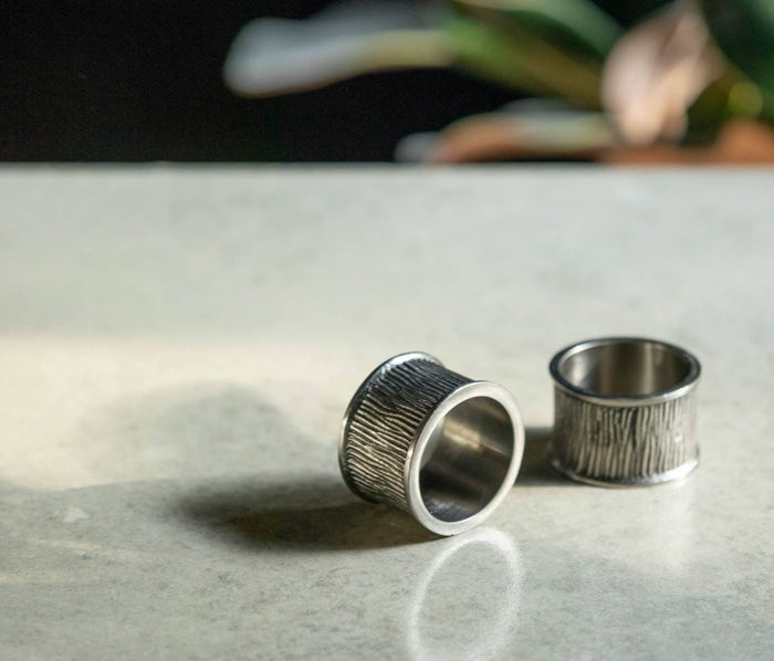 Ellery Antiqued Pewter Brass Napkin Rings Set - Thumbnail 5